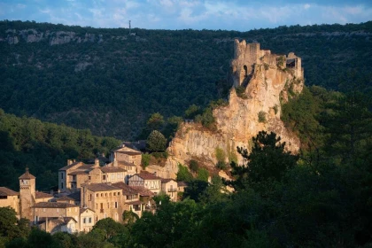 Visites guidées "L'Ascension Pennole : voyage entre ruelles et remparts" - Expérience Tarn